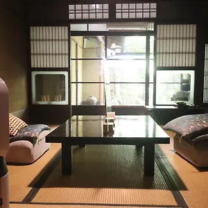 2* Maison d'hôtes Gallery Nozawa